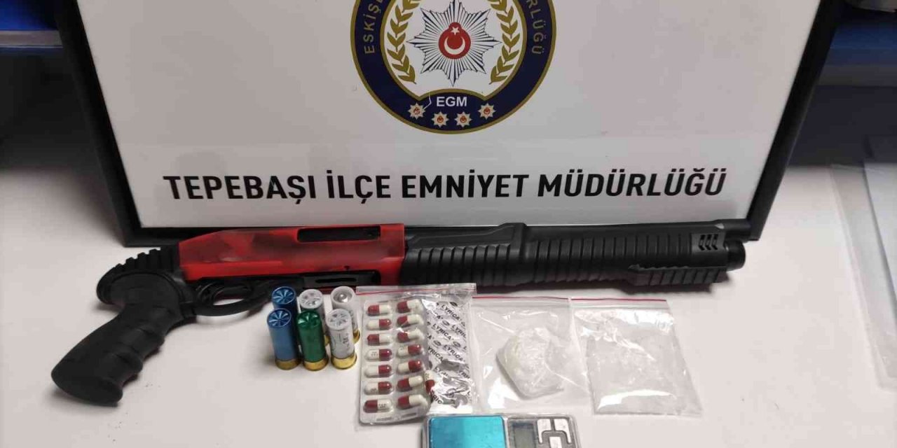 Şüpheli şahıslara yönelik operasyonda uyuşturucu ve silah ele geçirildi