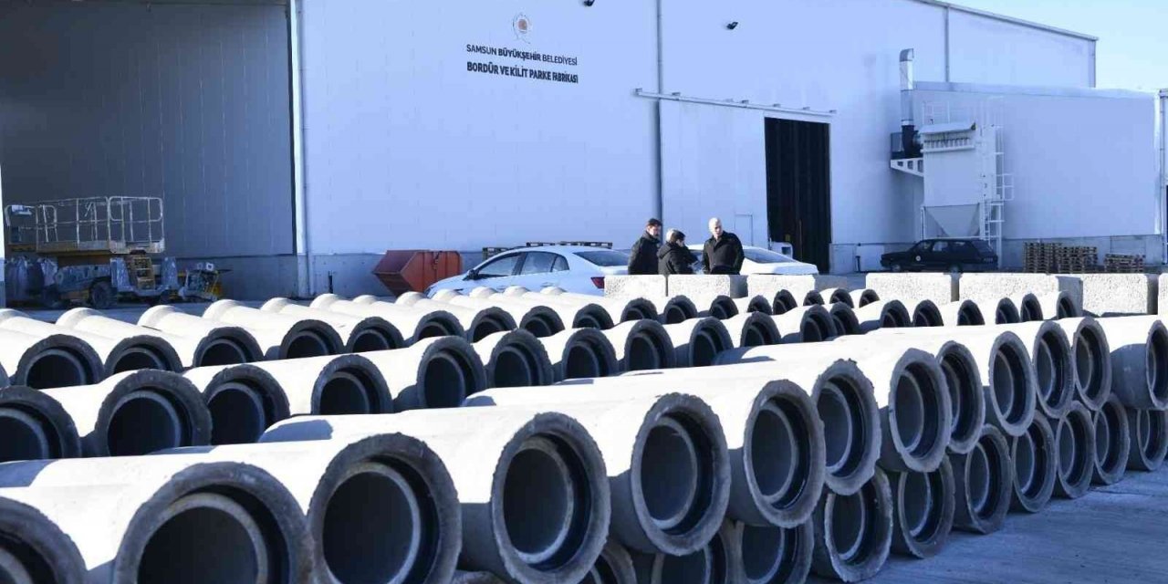 Samsun’da kurulan kilit parke ve beton boru tesisi seri üretime geçti