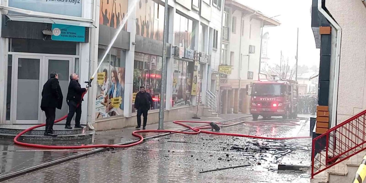 Sivas’ta korkutan yangın