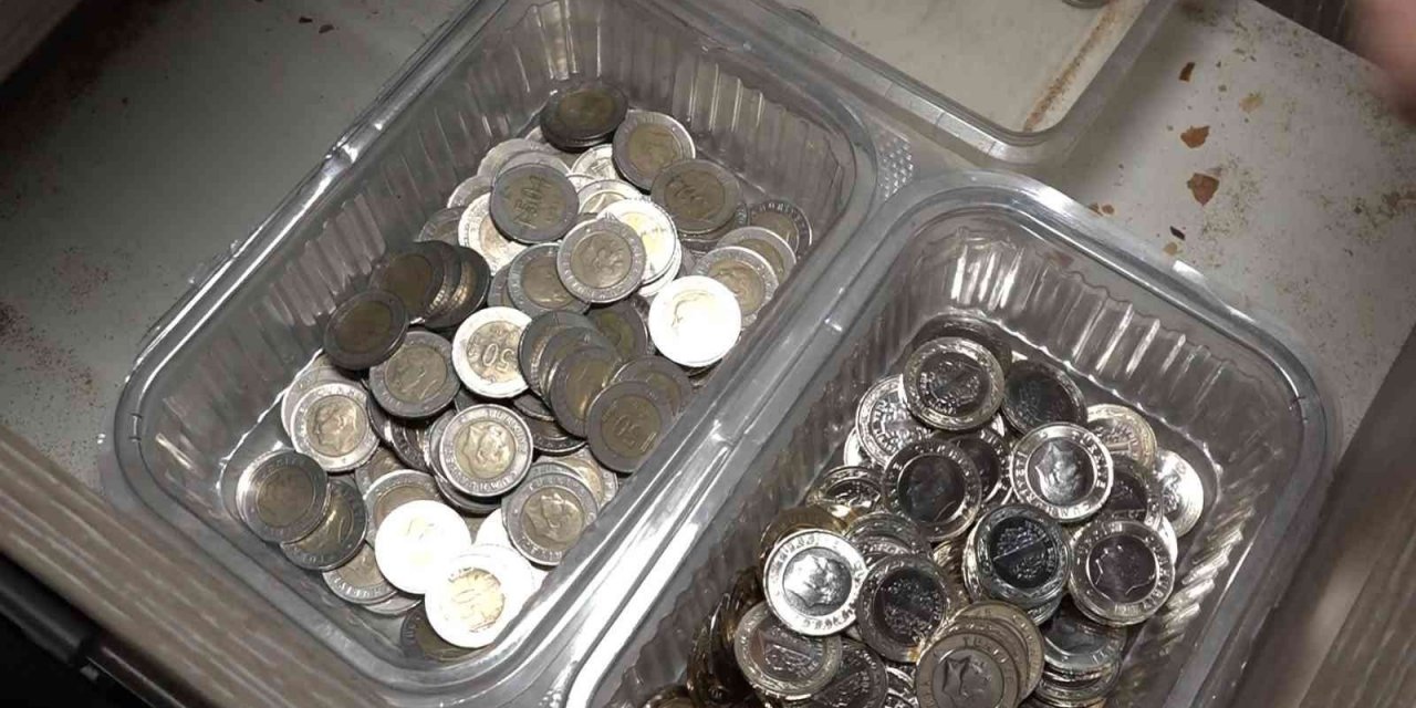 “Merkez Bankası bozuk para dağıtım işini PTT’ye verdi, sabahın 7’sinde PTT’lerde sıraya giriyoruz”