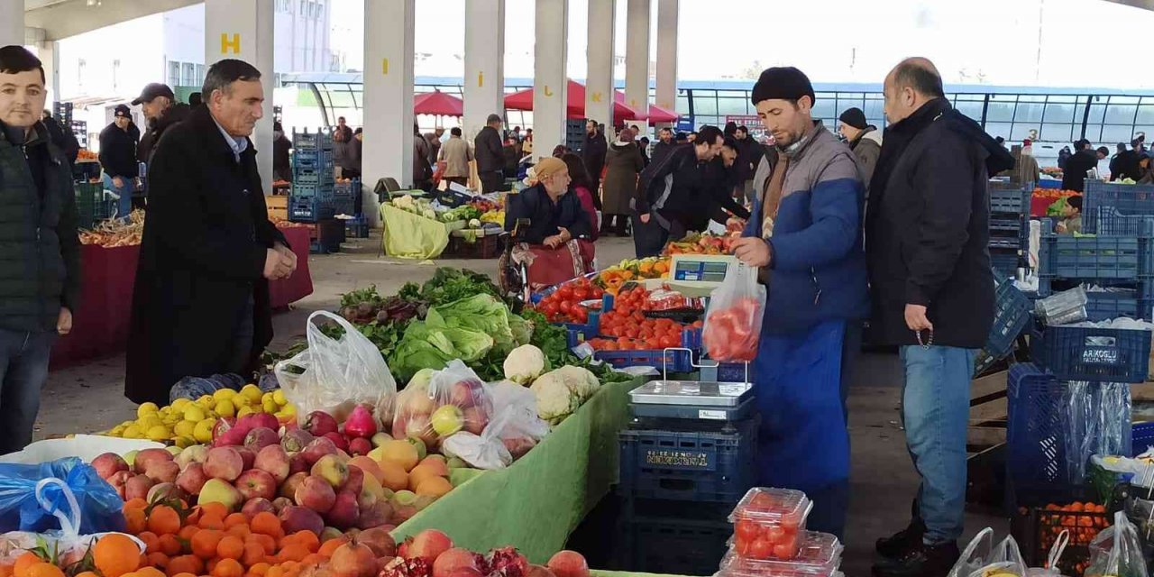 Semt pazarlarında fiyatlar düştü, vatandaş rahat nefes aldı