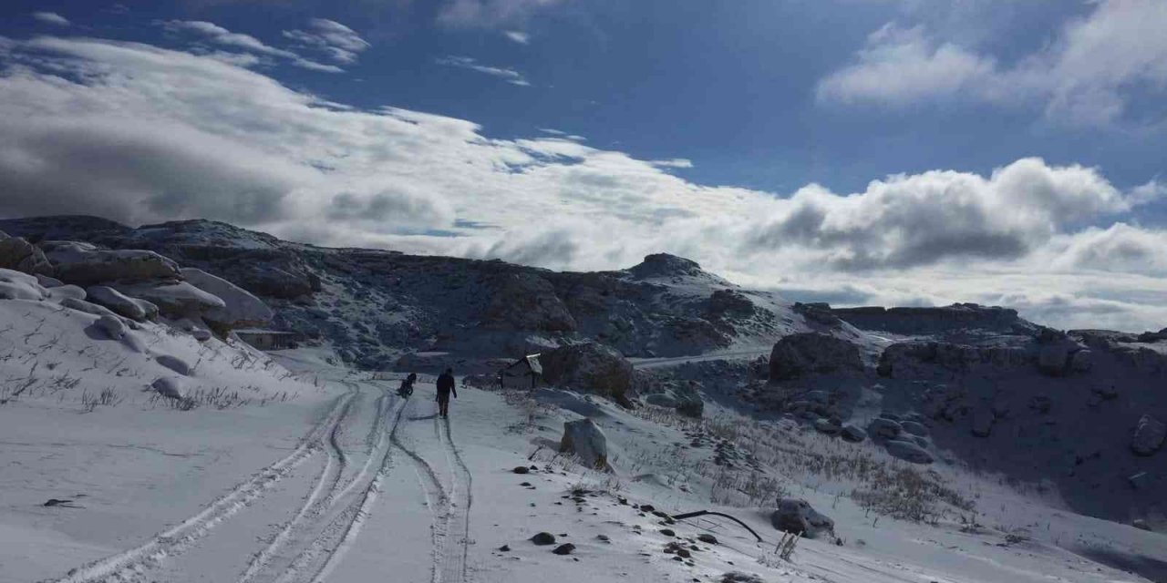 Mersin Anamur’da kar yağışı