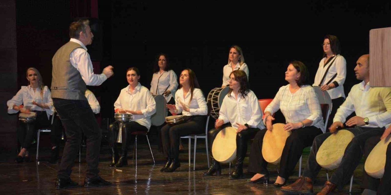 Uşaklı öğretmenlerden unutulmaz gece