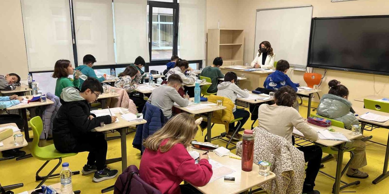 Tüm Türkiye’de 105 bin öğrenci Okula Kabul Sınavı’na katıldı