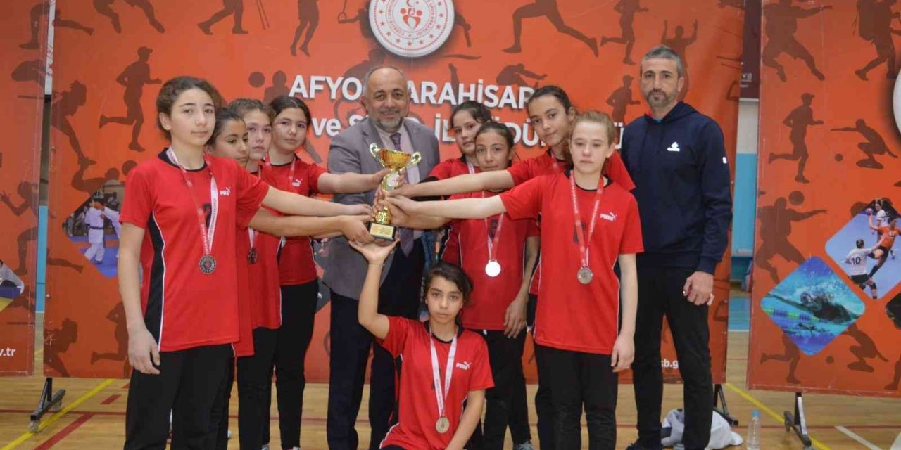 Voleybol Küçük Kızlar Müsabakaları tamamlandı