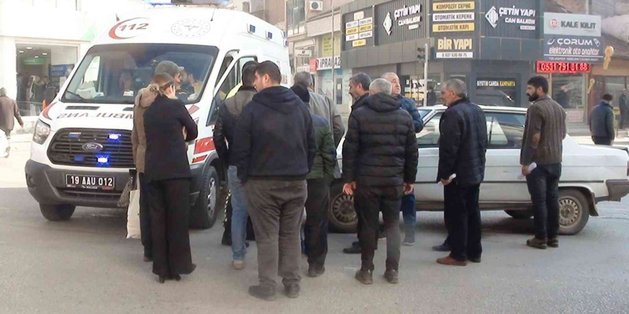 Tıra çarpan otomobilin sürücüsü yaralandı