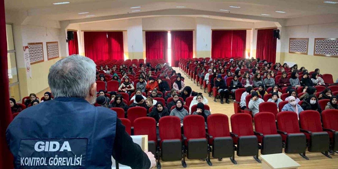 Öğretmen ve öğrencilere güvenli gıda anlatıldı