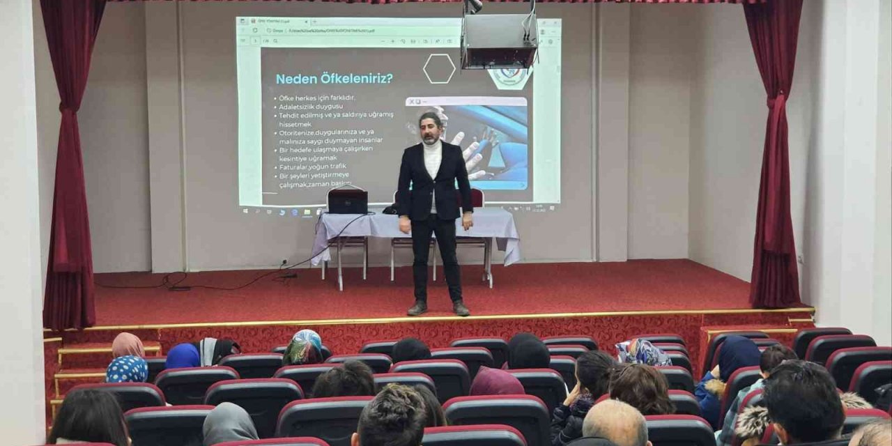 Eğitim kurumlarında çalışanlara “öfke ve stres yönetimi” eğitimi verildi