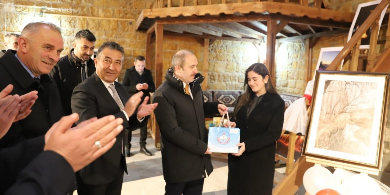 Bayburt’un sonbahar fotoğrafları tarihi Taşhan’da sergilendi