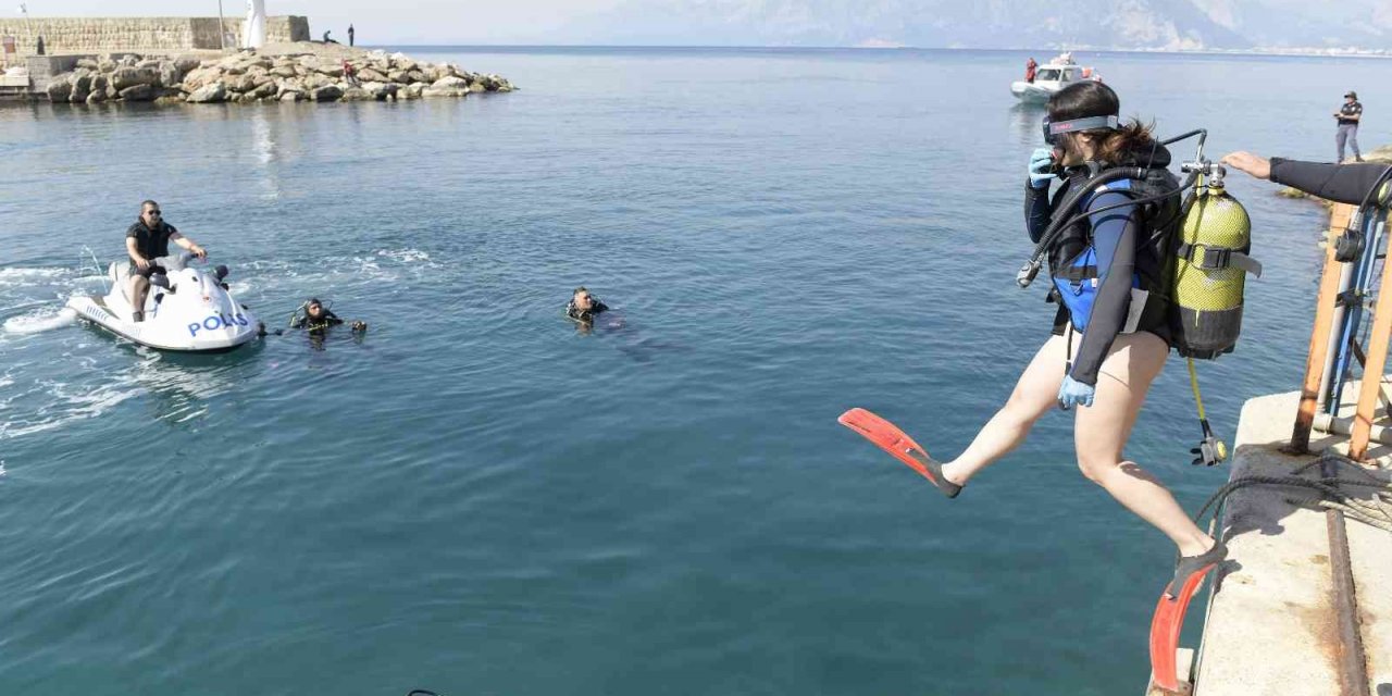 10 kişilik gönüllü dalgıç ekibi hayalet ağları temizleyecek