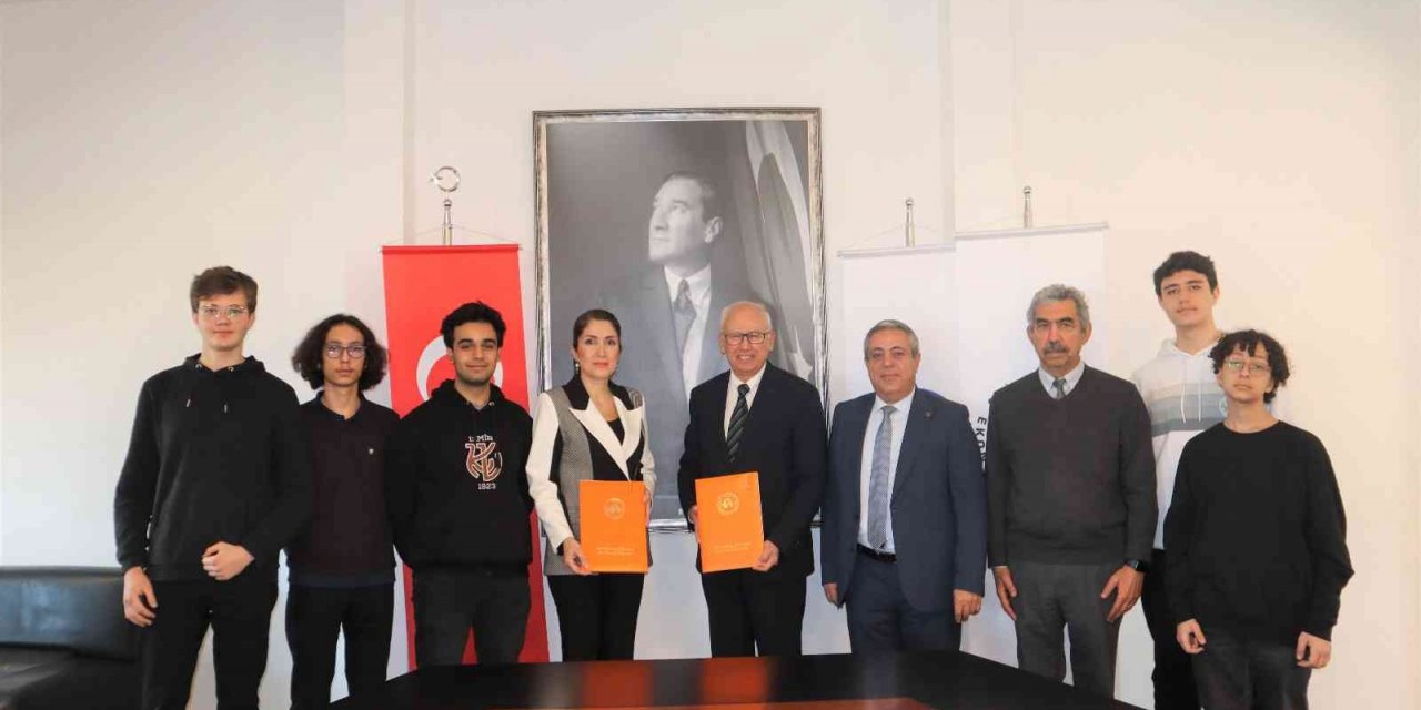 Liseliler, projelerini üniversitede yapacak