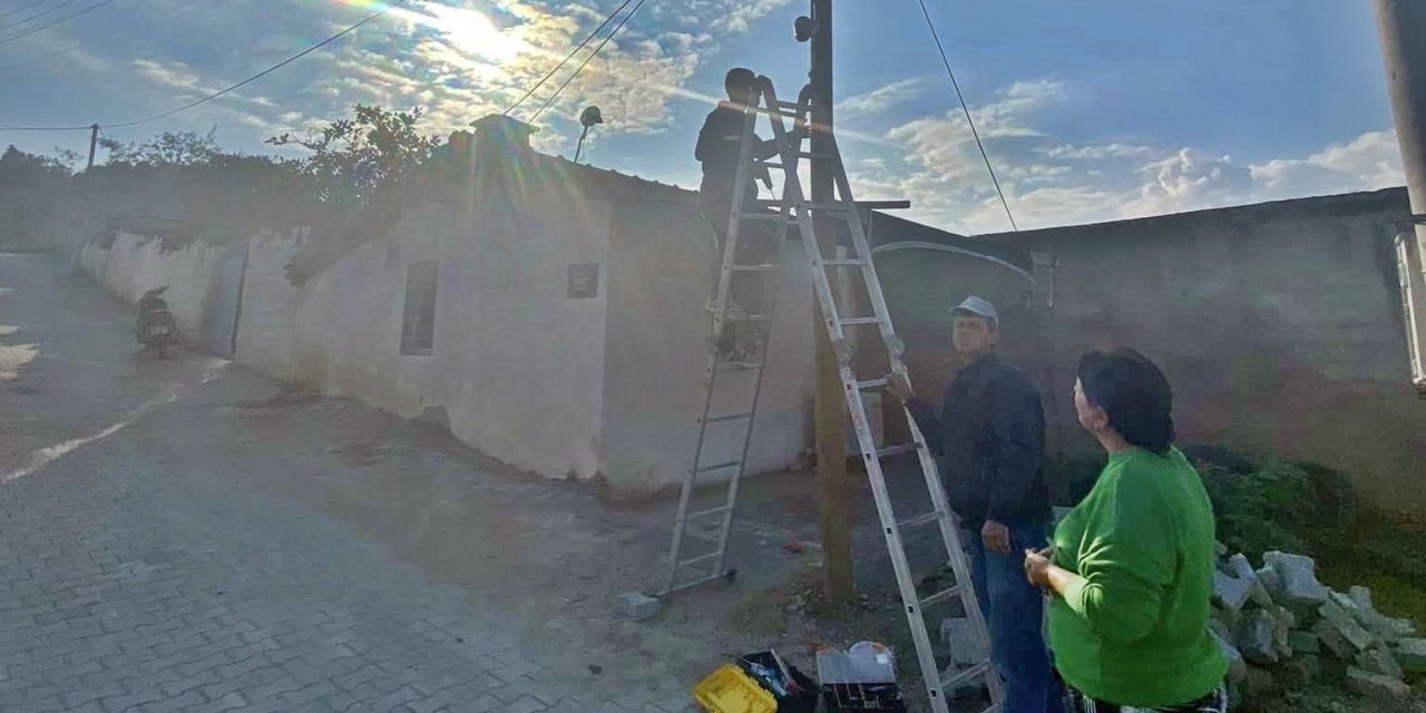 Artan hırsızlık olaylarına karşı çareyi güvenlik kamerasında buldu