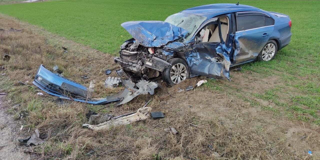 Tekirdağ’da otomobil ile kamyonet çarpıştı: 2 yaralı