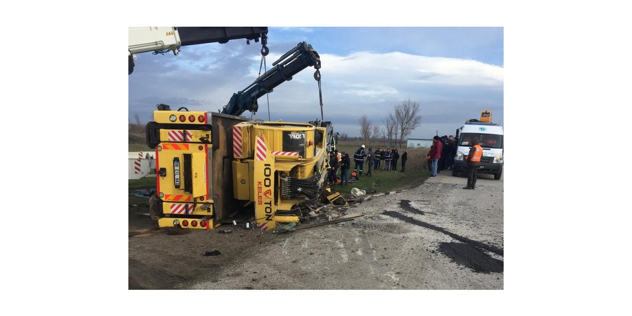Tekirdağ’da devrilen vincin sürücüsü hayatını kaybetti