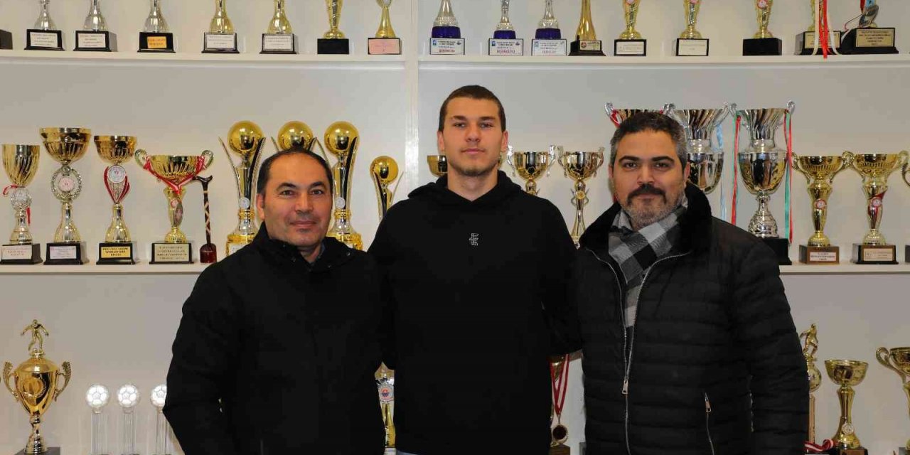 Gemlik Belediyespor iki sporcu daha kazandırdı
