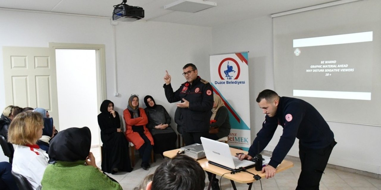 Kursiyerlere yangın eğitimi