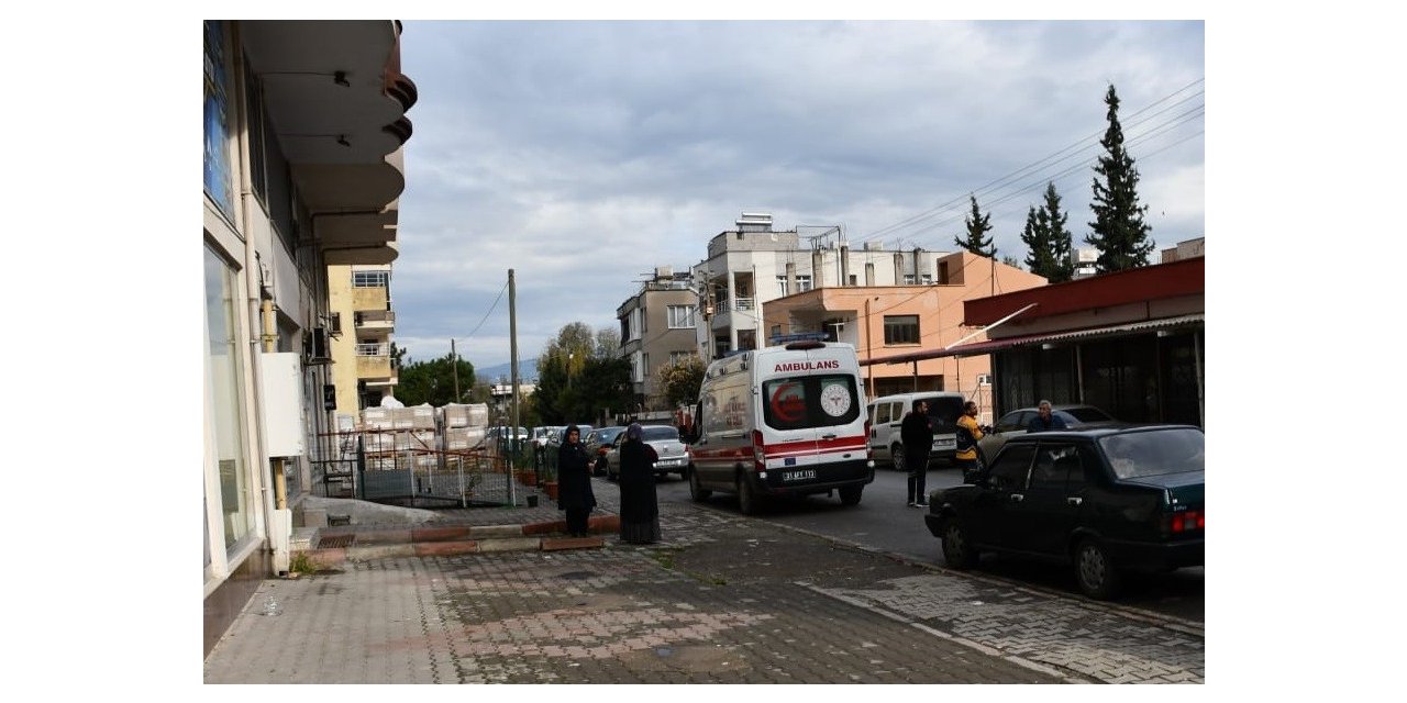 Hatay’da 4 çocuk annesi, apartman boşluğuna düşerek öldü