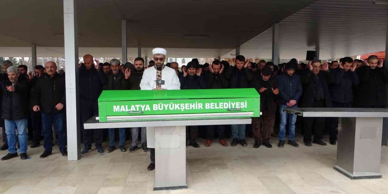 Eşi tarafından öldürülen hamile kadın defin edildi