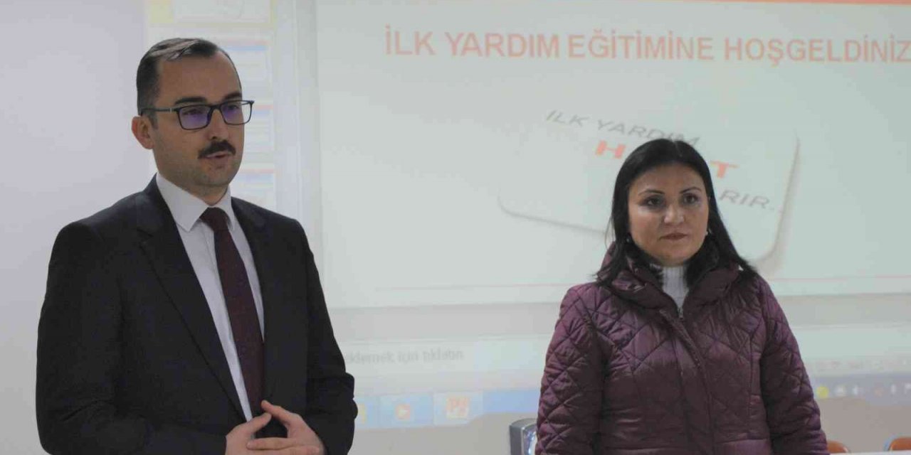 Silifke’de  adliye personeline ilk yardım eğitimi