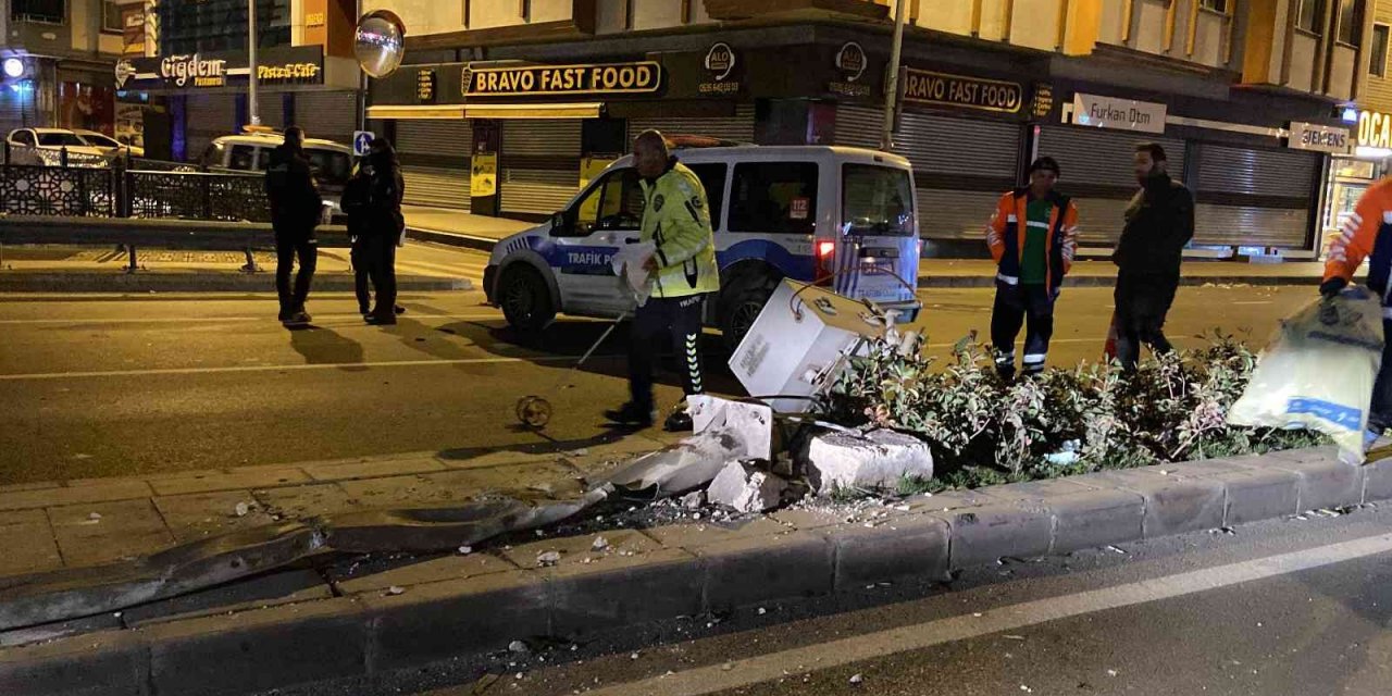 Doğan Araslı Bulvarında feci kaza: 1 ölü, 2 yaralı