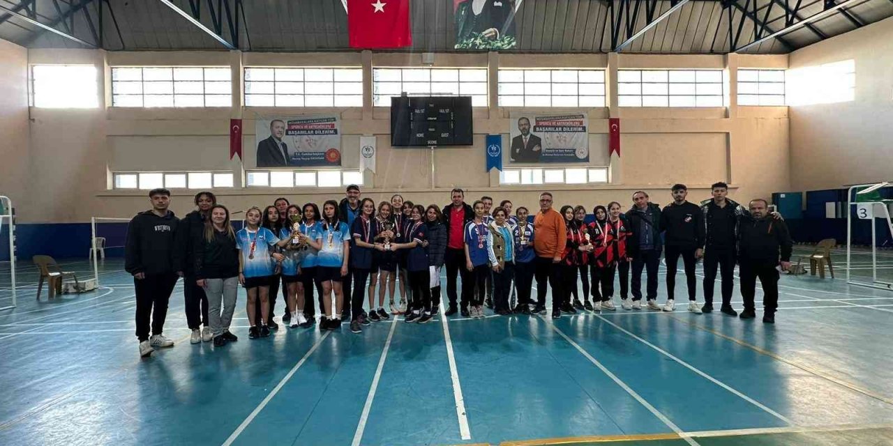 Aydın’da badminton turnuvası heyecanı son buldu
