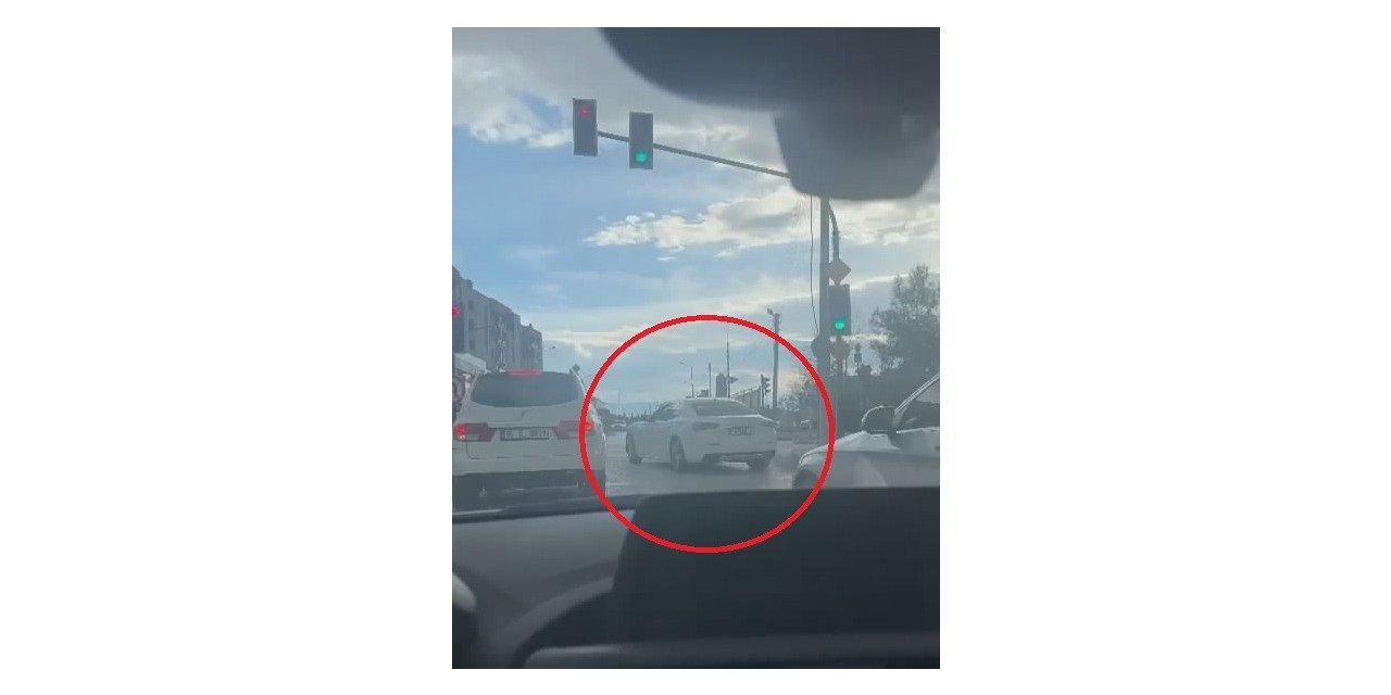 Drift atan lüks otomobil kamerada...Cezası ağır oldu