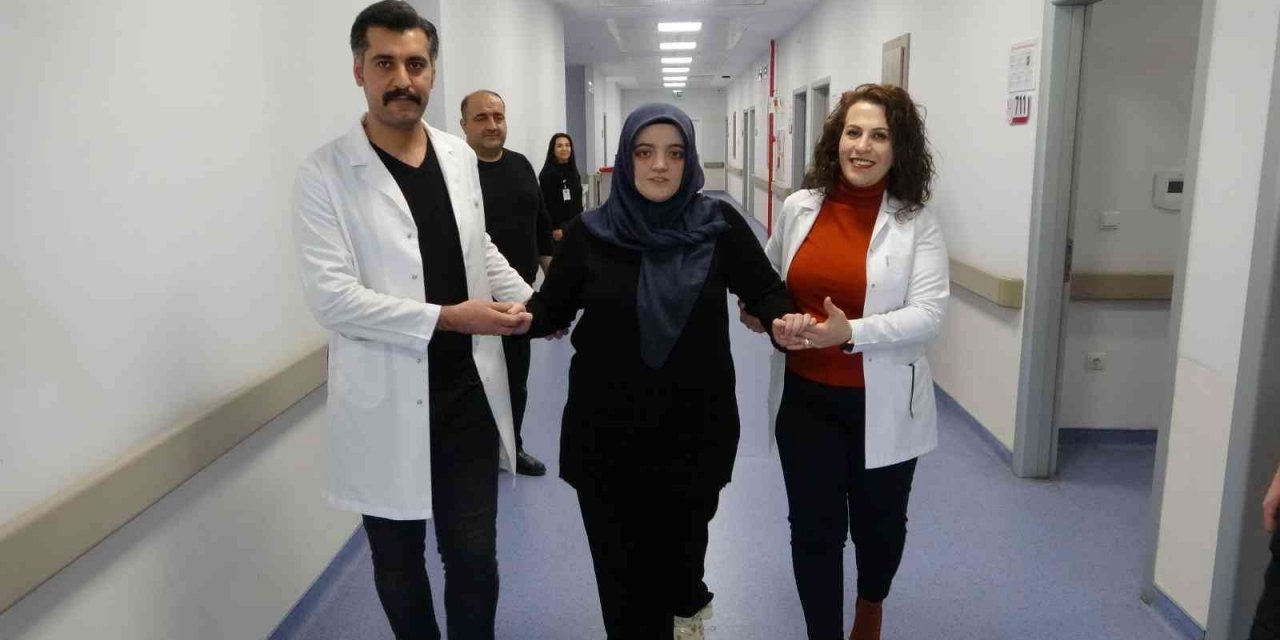 Piknikte tavuk yedi zehirlendi 8 ay yürüyemedi