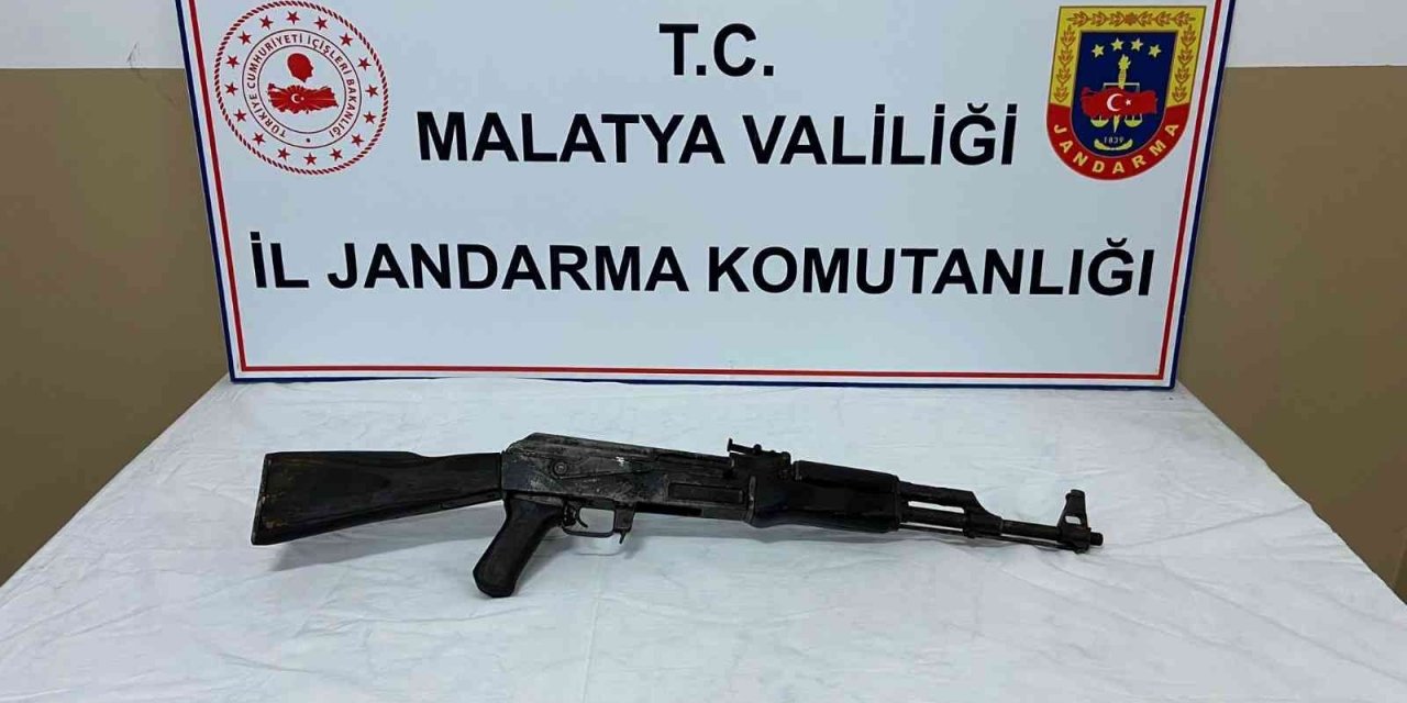 Jandarma operasyonunda kalaşnikof ele geçirdi