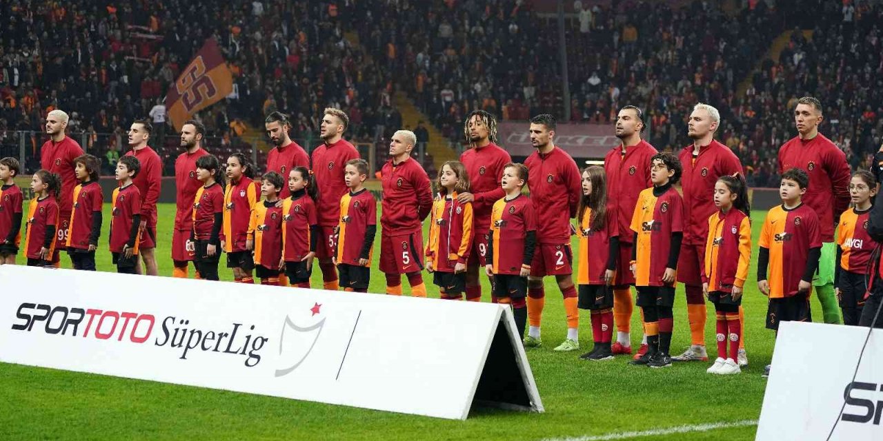Galatasaray ligin ilk yarısını birçok alanda zirvede tamamladı