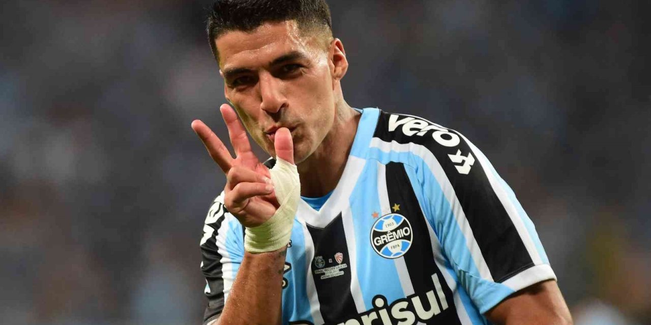 Luis Suarez ilk maçında hat-trick yaptı