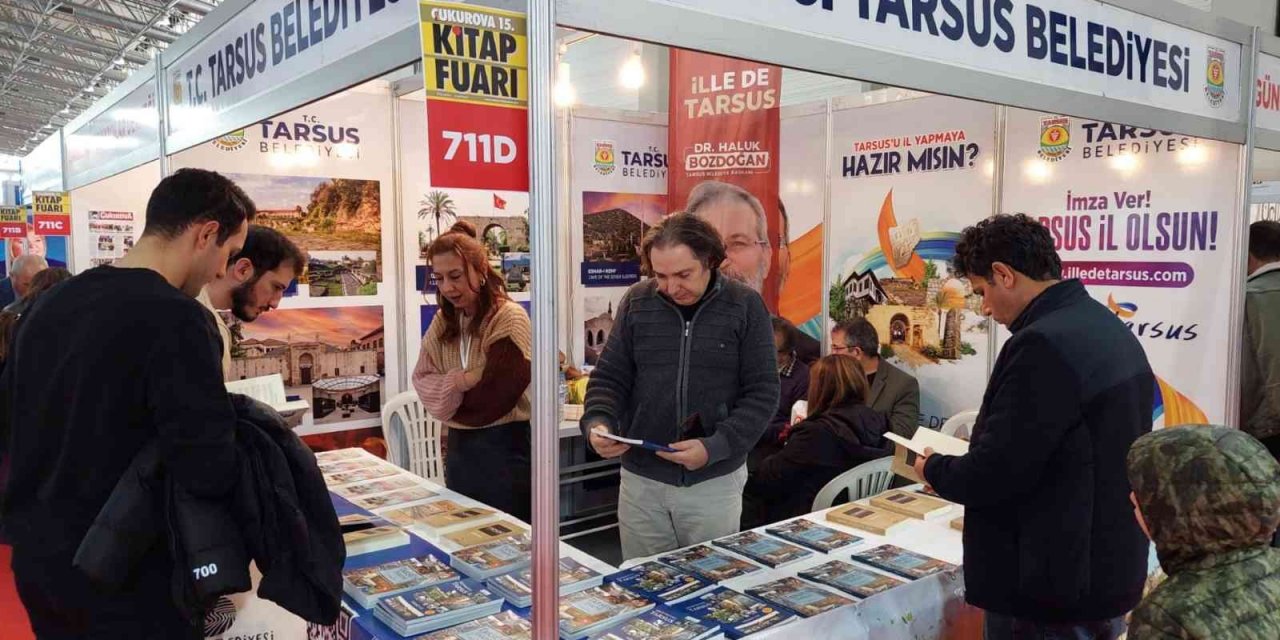 Tarsus Belediyesi standı, Çukurova Kitap Fuarında yoğun ilgi görüyor
