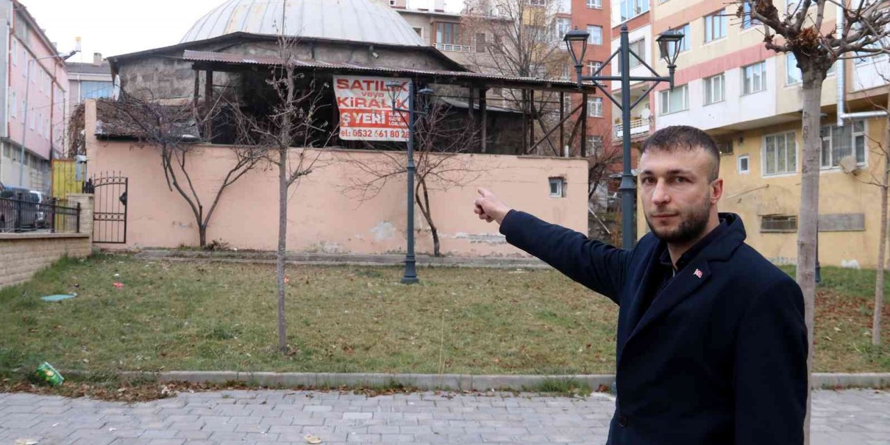 Tarihi hamam yıllara direndi, bürokrasiye yenildi