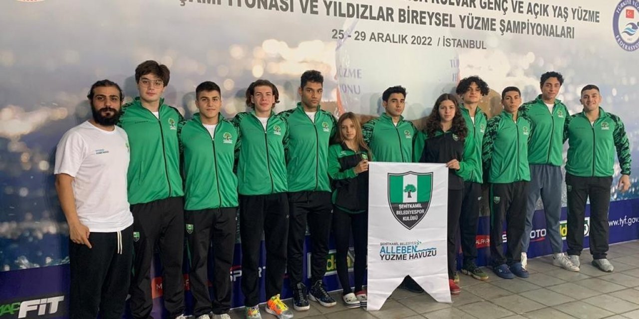 Yüzme branşında Gaziantep’e ilk kez kupa sevinci yaşattılar