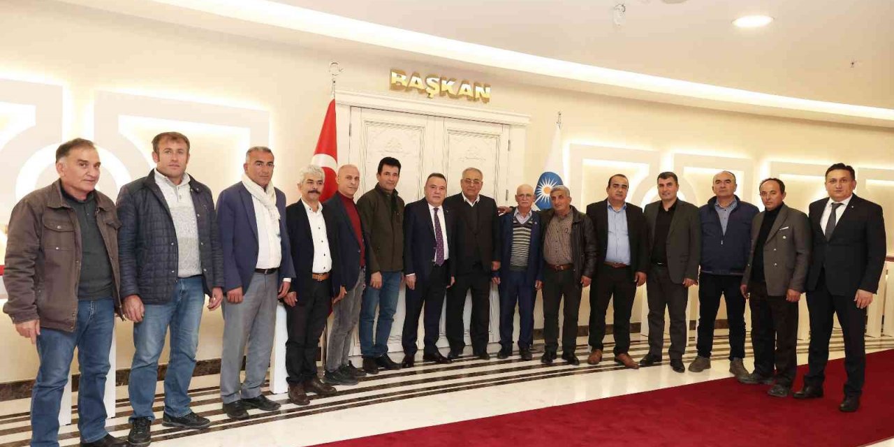 Başkan Böcek muhtarların sorunlarını dinledi