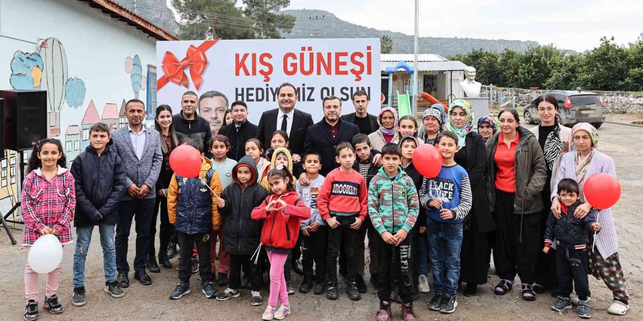 Yüreğir Belediyesi soğuk havalarda çocukları unutmadı