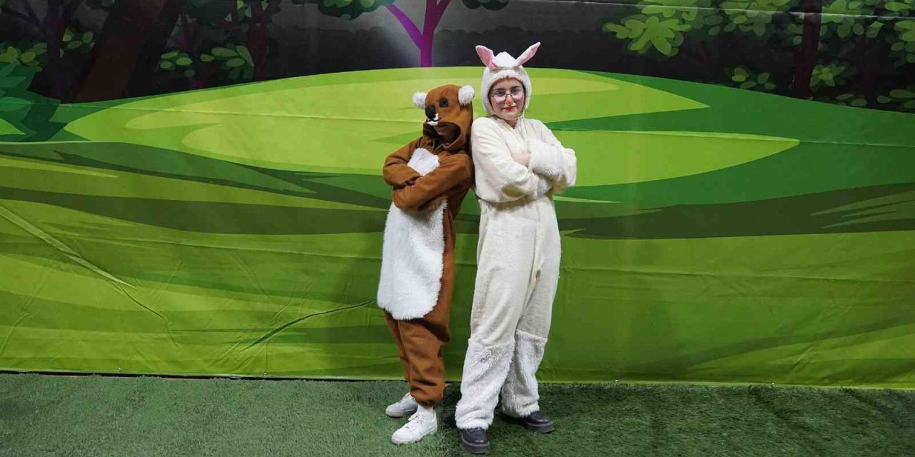 Keçiören Belediyesi’nden çocuklara tiyatro gösterisi