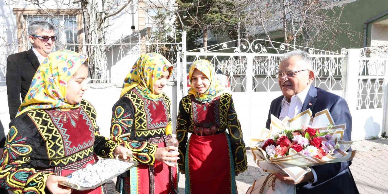 Başkan Büyükkılıç, 3,5 milyon TL’lik eğitim ve spor yatırımının açılışını yaptı