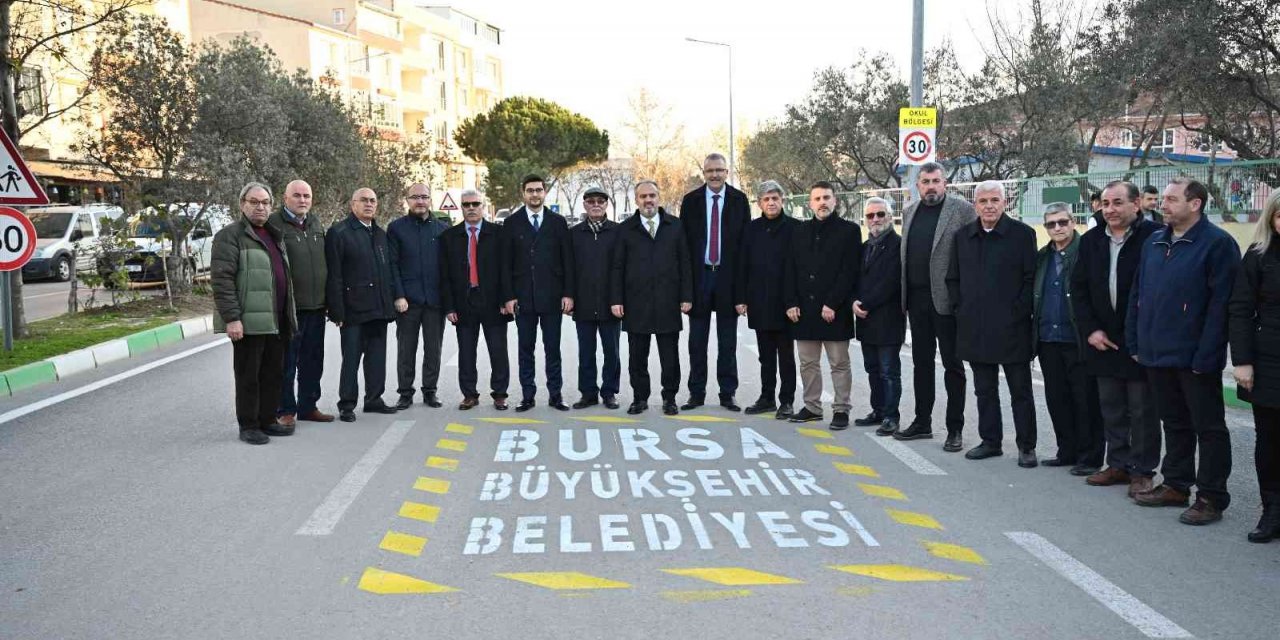 Karacabey’de altyapısı tamamlanan yollar asfaltlanıyor