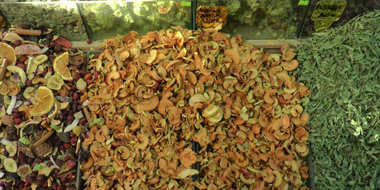 Kış mevsiminin gelmesi ile birlikte bitkisel çaylara ilgi arttı