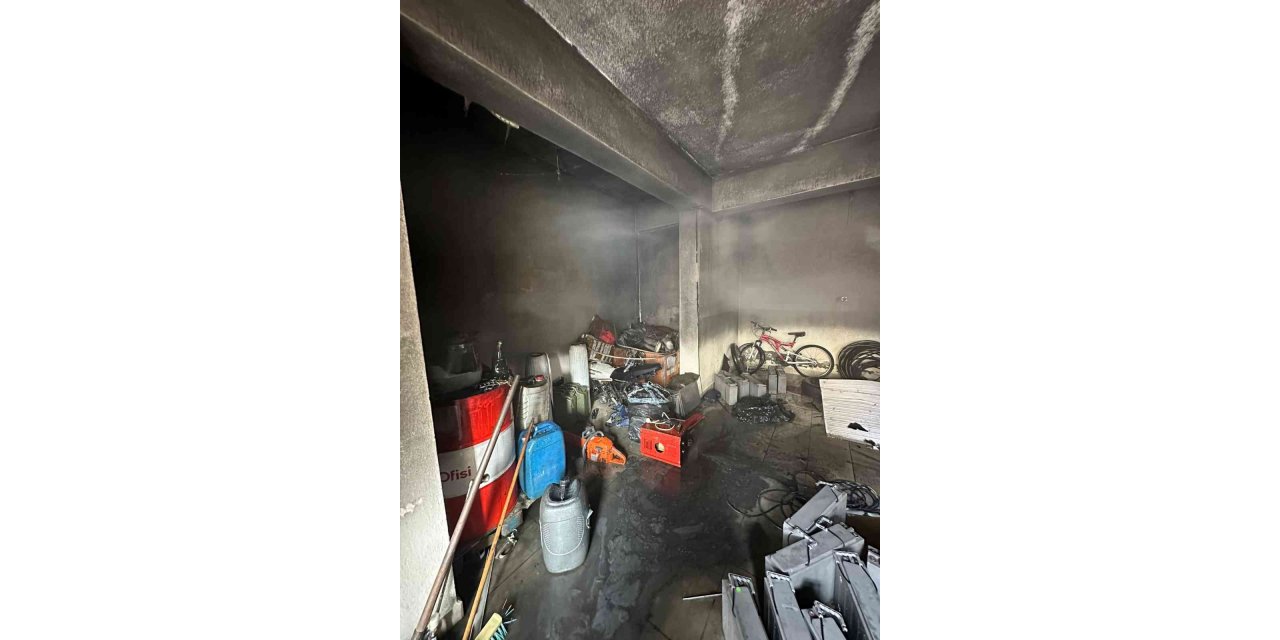 Depoda çıkan yangın itfaiye ekipleri tarafından söndürüldü