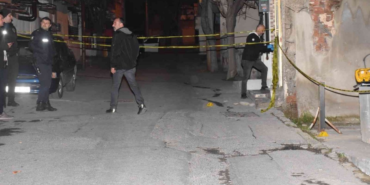 İzmir’de silahlı saldırıya uğrayan genç ağır yaralandı