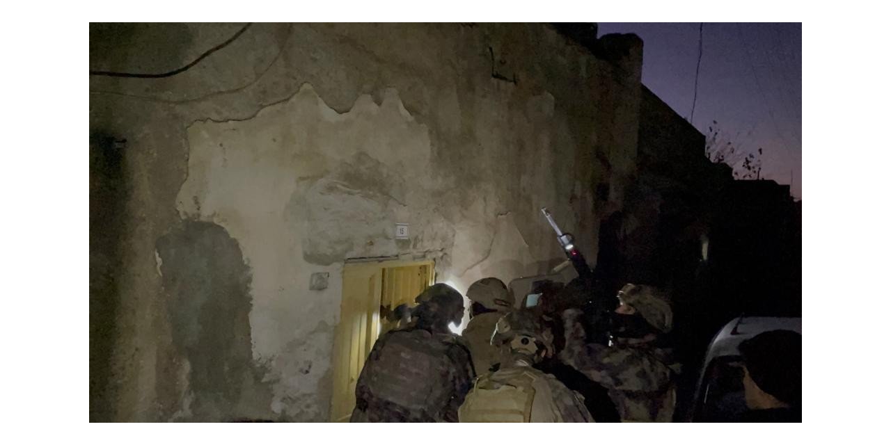 Uyuşturucu satıcılarına şafak operasyonu: 60 gözaltı