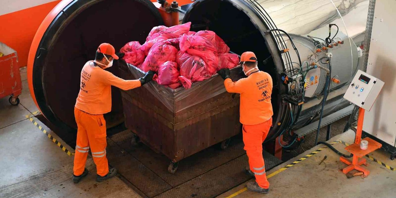 Mersin’de katı atıklardan 65 milyon KW elektrik enerjisi üretildi