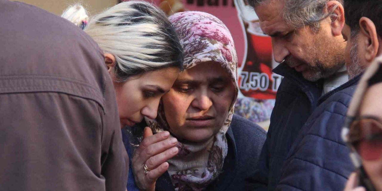 Kayınvalide ve gelinin kuyumcudaki dalgınlığı 40 bin liraya mal oldu