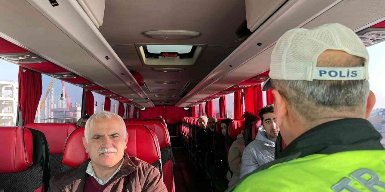 Yolculara emniyet kemerinin önemi anlatıldı