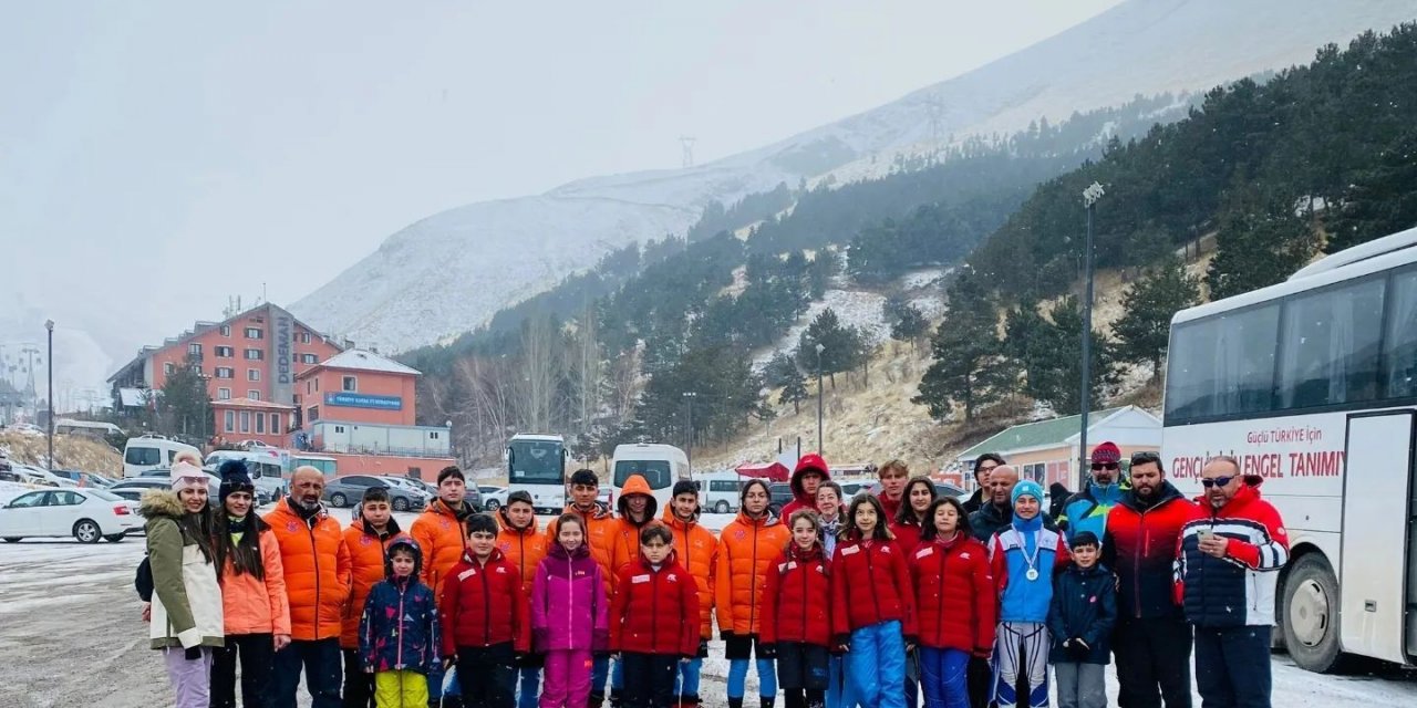 Kayakçılar Erzurum’dan dereceyle döndü