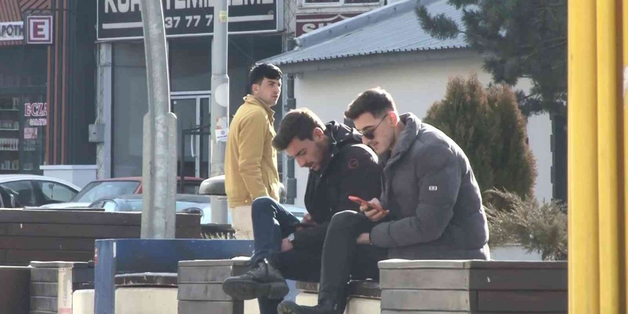 Son yılların en sıcak kış ayını geçiren Erzurum’da vatandaş şaşkın