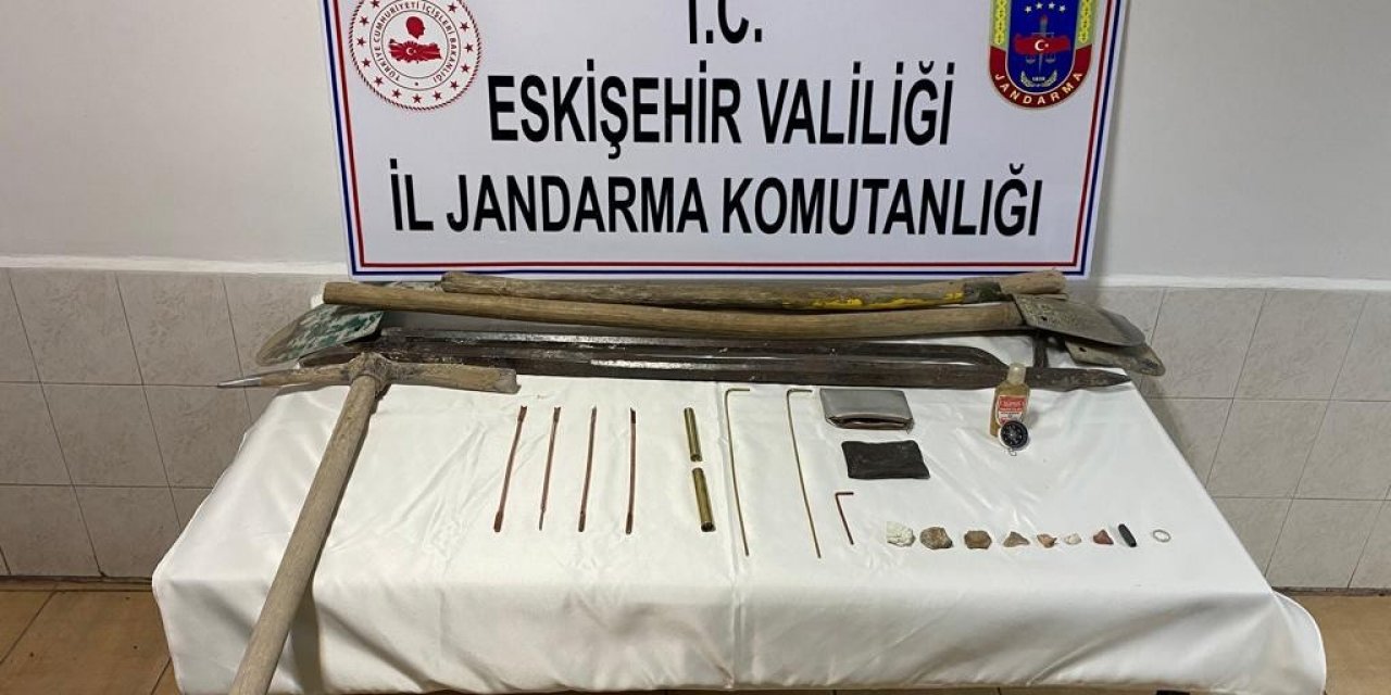 Sit alanındaki kaçak kazıya jandarmadan suçüstü