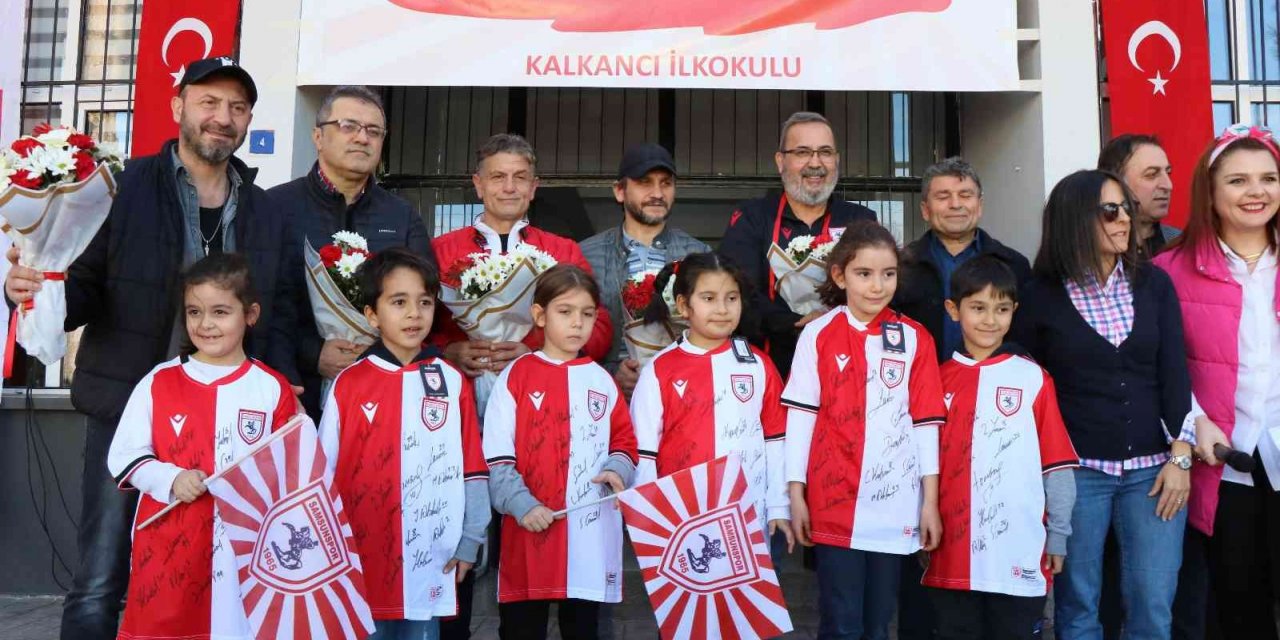 Samsunspor efsaneleri minik taraftarlarla buluştu