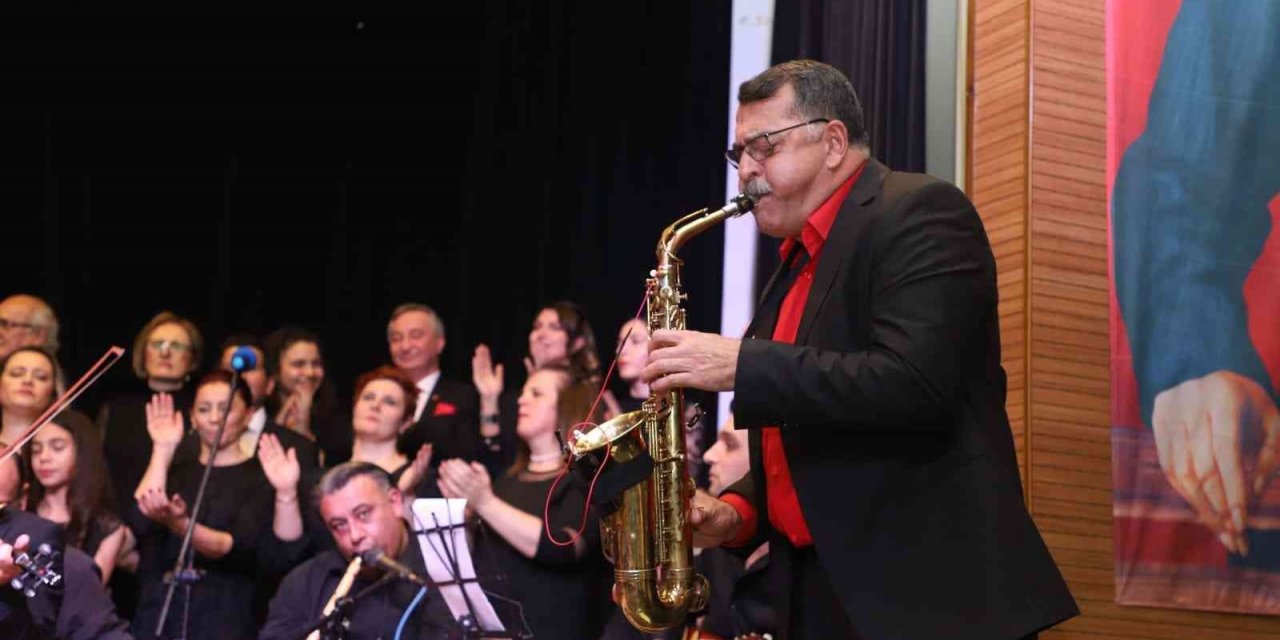 Halk Korosundan muhteşem performans